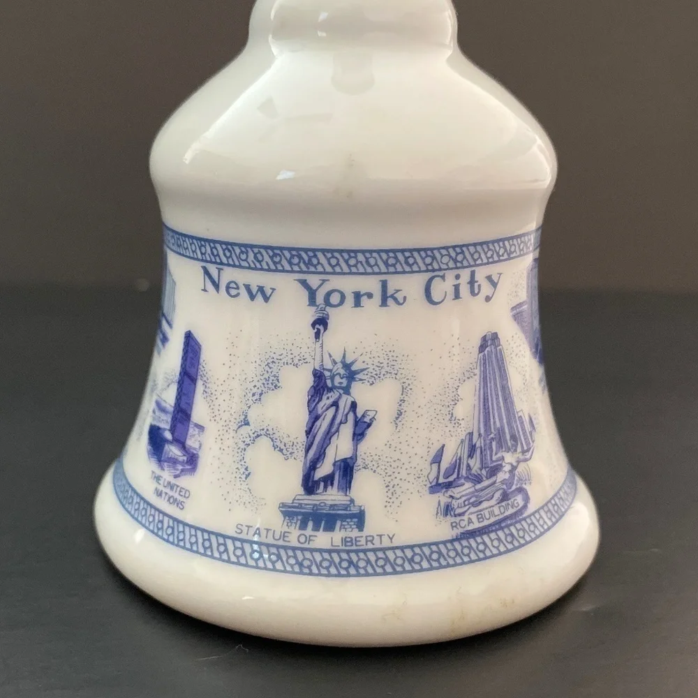Vintage New York City Souvenir Bell w Twin Towers